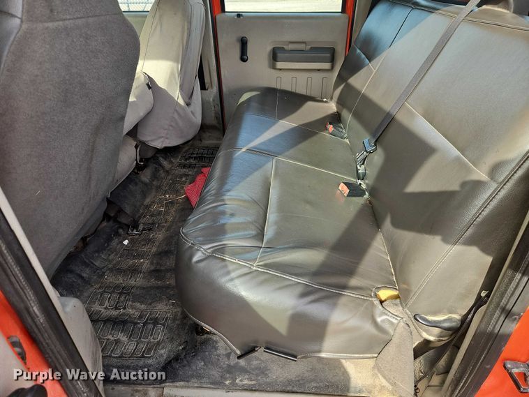 image for item DZ4303 2009 Ford F250 Super Duty Crew Cab utility bed pickup truck