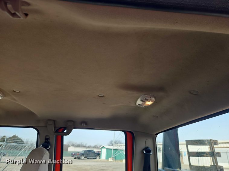 image for item DZ4303 2009 Ford F250 Super Duty Crew Cab utility bed pickup truck