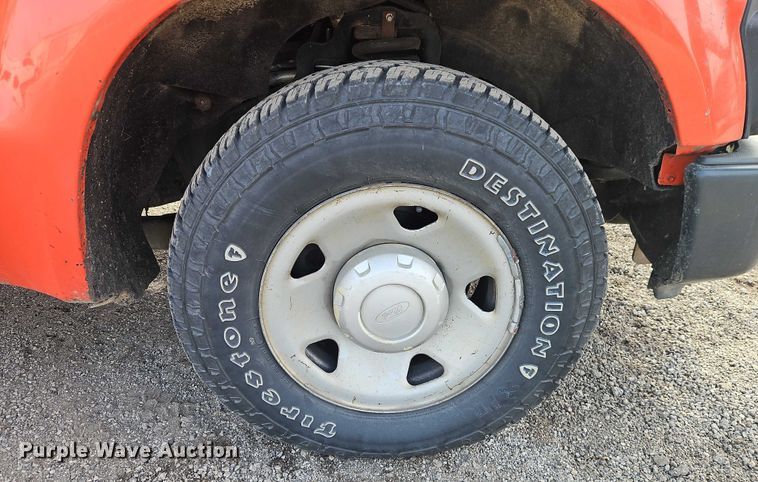 image for item DZ4303 2009 Ford F250 Super Duty Crew Cab utility bed pickup truck