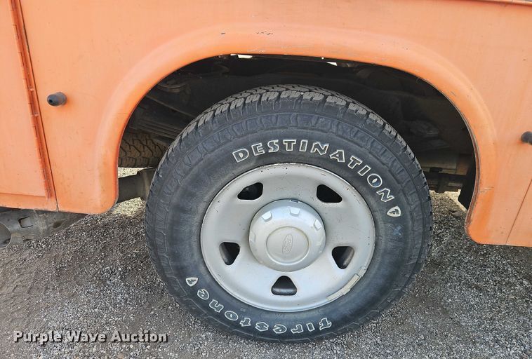 image for item DZ4303 2009 Ford F250 Super Duty Crew Cab utility bed pickup truck