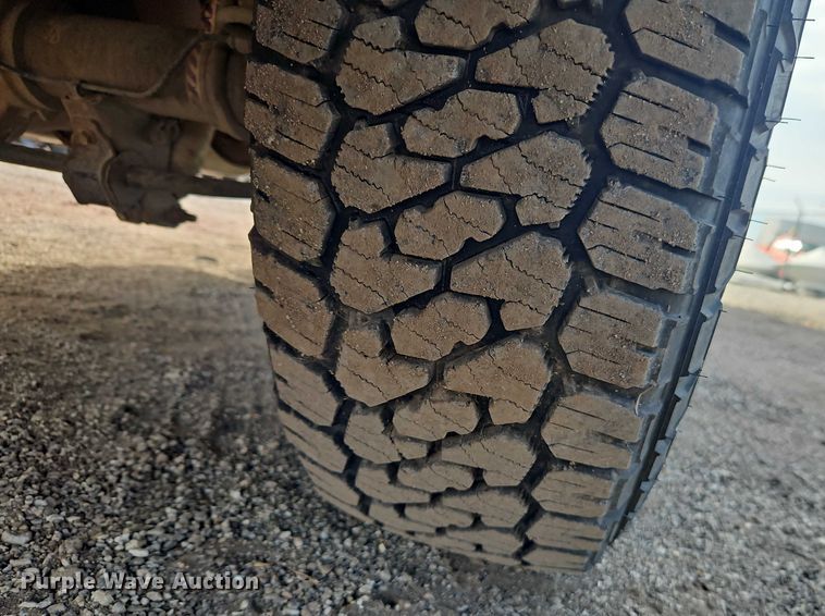 image for item DZ4303 2009 Ford F250 Super Duty Crew Cab utility bed pickup truck