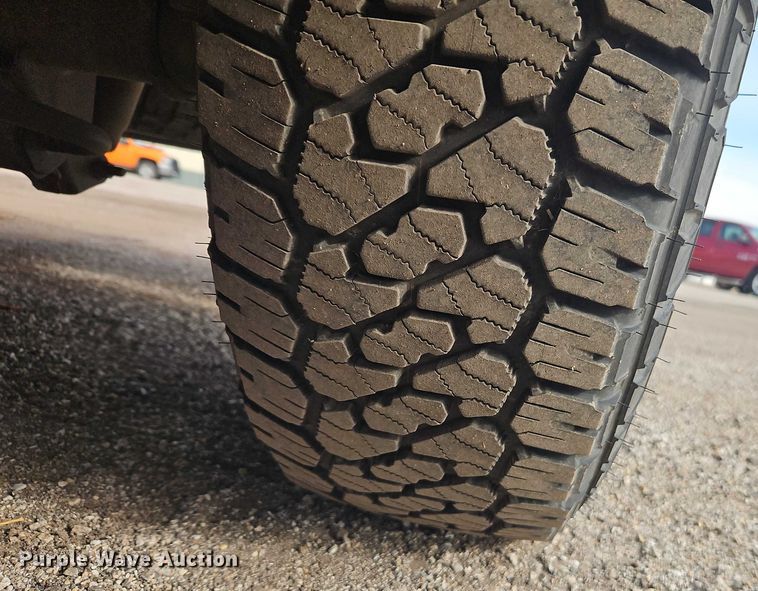 image for item DZ4303 2009 Ford F250 Super Duty Crew Cab utility bed pickup truck