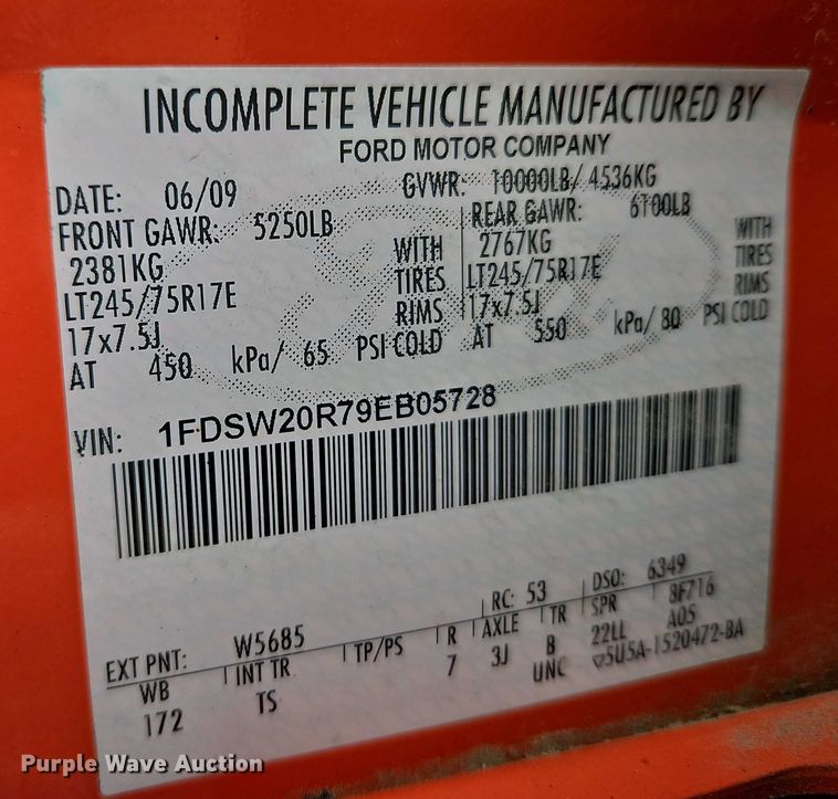 image for item DZ4303 2009 Ford F250 Super Duty Crew Cab utility bed pickup truck