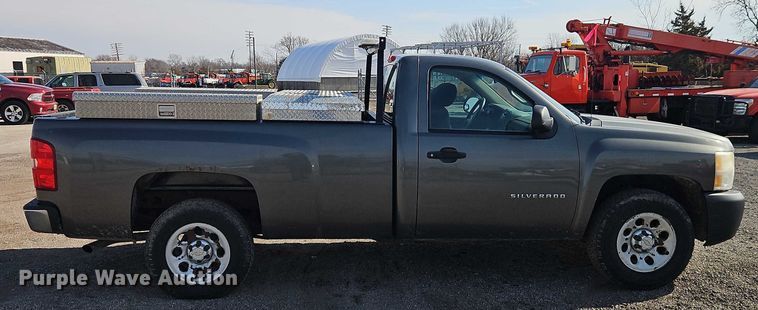image for item DZ4305 2011 Chevrolet Silverado 1500 pickup truck