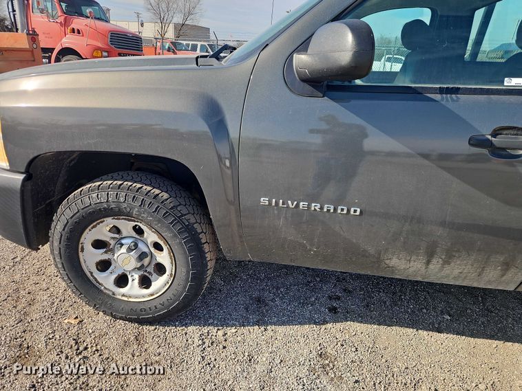 image for item DZ4305 2011 Chevrolet Silverado 1500 pickup truck
