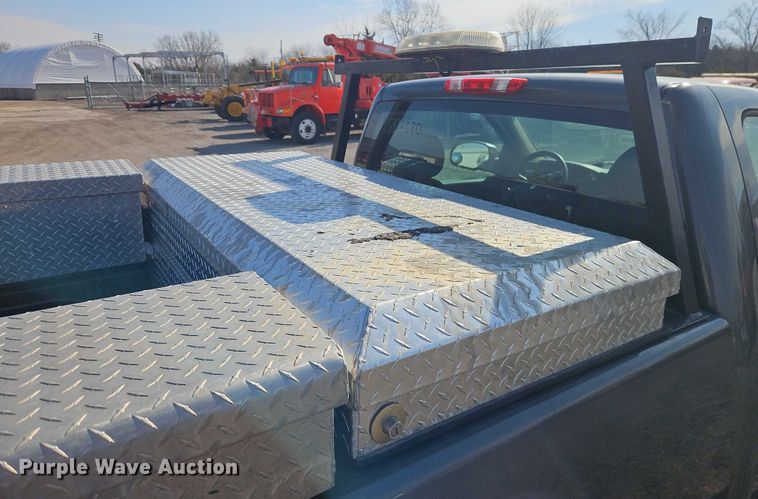 image for item DZ4305 2011 Chevrolet Silverado 1500 pickup truck