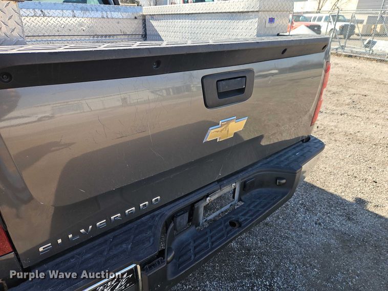 image for item DZ4305 2011 Chevrolet Silverado 1500 pickup truck