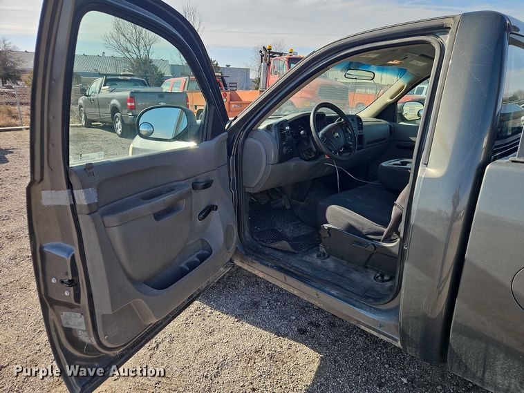 image for item DZ4305 2011 Chevrolet Silverado 1500 pickup truck