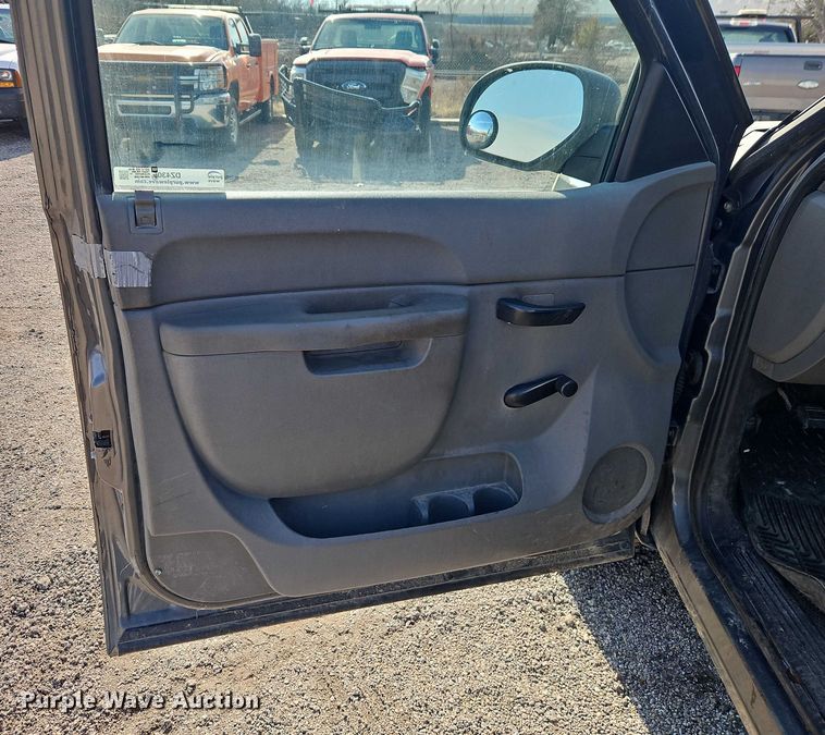 image for item DZ4305 2011 Chevrolet Silverado 1500 pickup truck