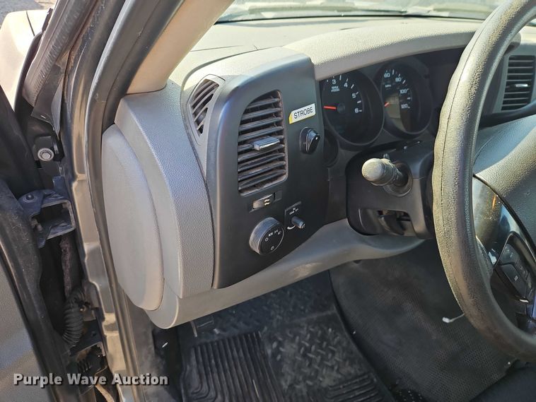 image for item DZ4305 2011 Chevrolet Silverado 1500 pickup truck