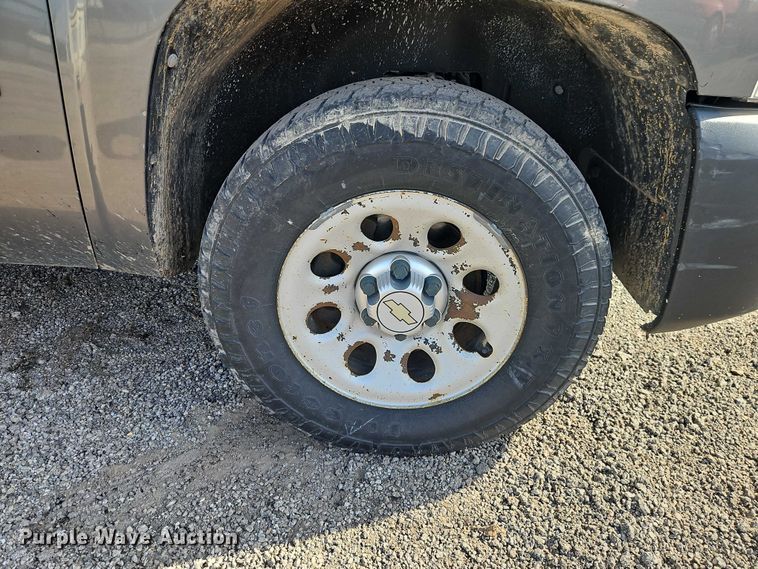 image for item DZ4305 2011 Chevrolet Silverado 1500 pickup truck