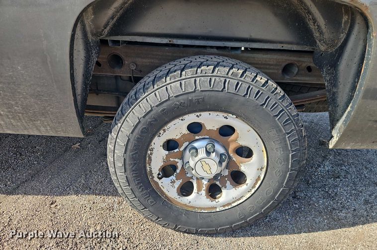 image for item DZ4305 2011 Chevrolet Silverado 1500 pickup truck