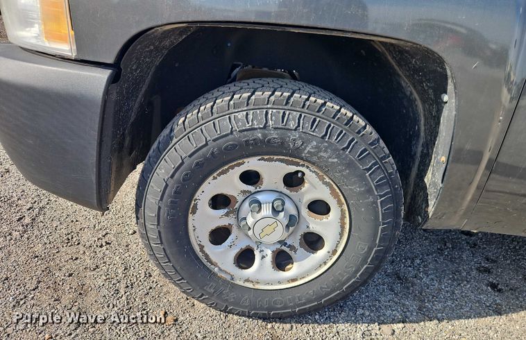 image for item DZ4305 2011 Chevrolet Silverado 1500 pickup truck