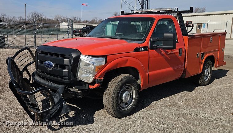 image for item DZ4306 2011 Ford F250 Super Duty utility bed pickup truck