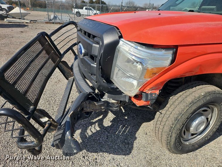 image for item DZ4306 2011 Ford F250 Super Duty utility bed pickup truck