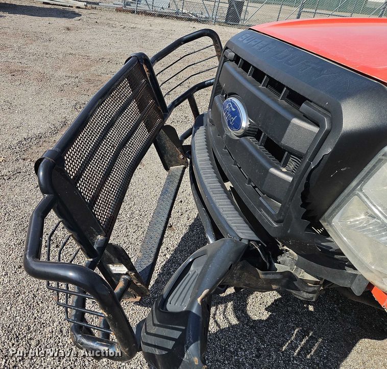 image for item DZ4306 2011 Ford F250 Super Duty utility bed pickup truck