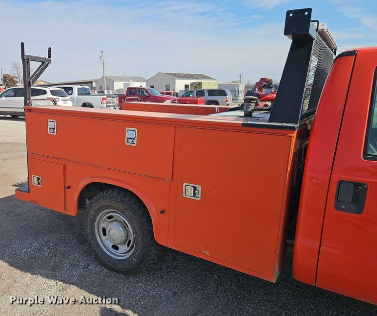 image for item DZ4306 2011 Ford F250 Super Duty utility bed pickup truck