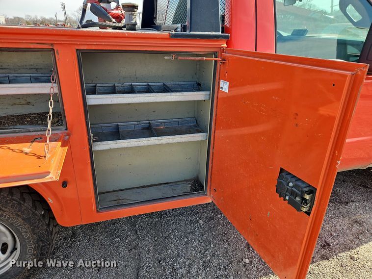 image for item DZ4306 2011 Ford F250 Super Duty utility bed pickup truck