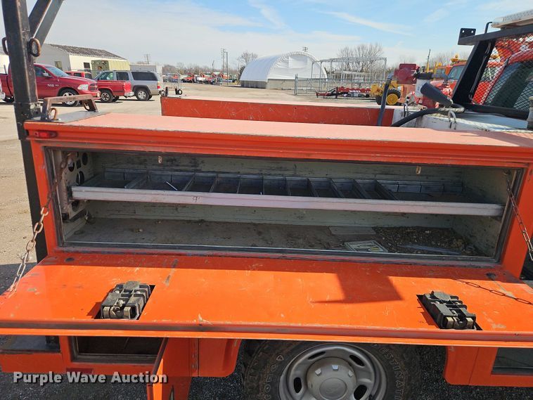 image for item DZ4306 2011 Ford F250 Super Duty utility bed pickup truck