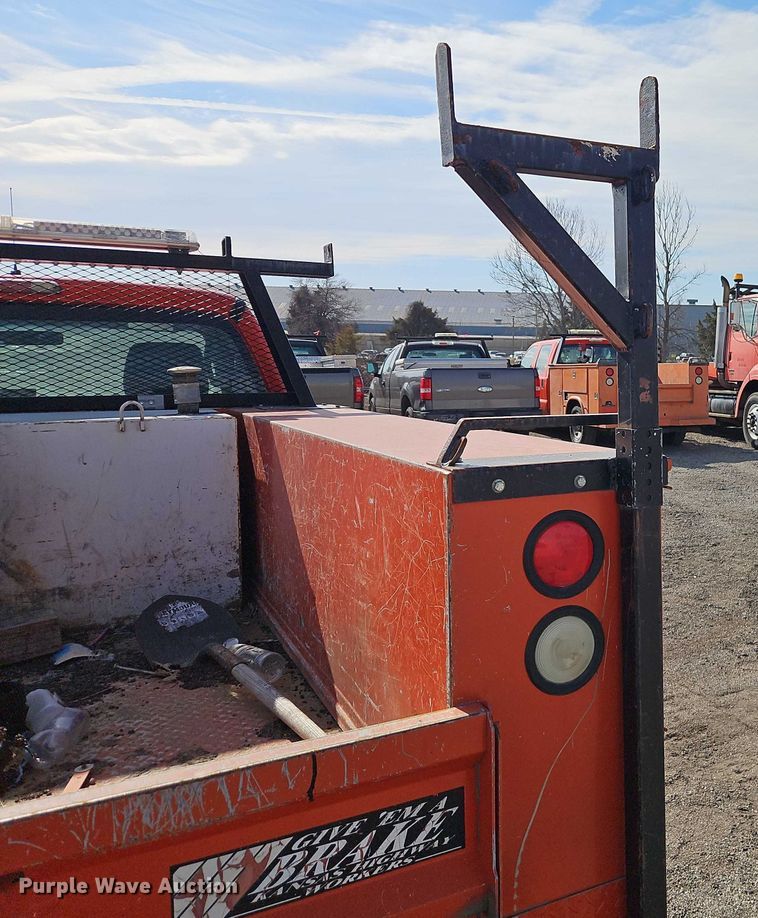 image for item DZ4306 2011 Ford F250 Super Duty utility bed pickup truck