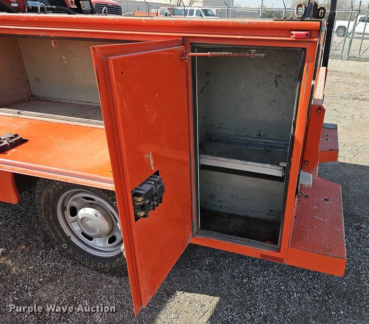 image for item DZ4306 2011 Ford F250 Super Duty utility bed pickup truck