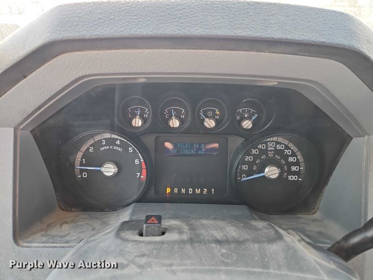 image for item DZ4306 2011 Ford F250 Super Duty utility bed pickup truck