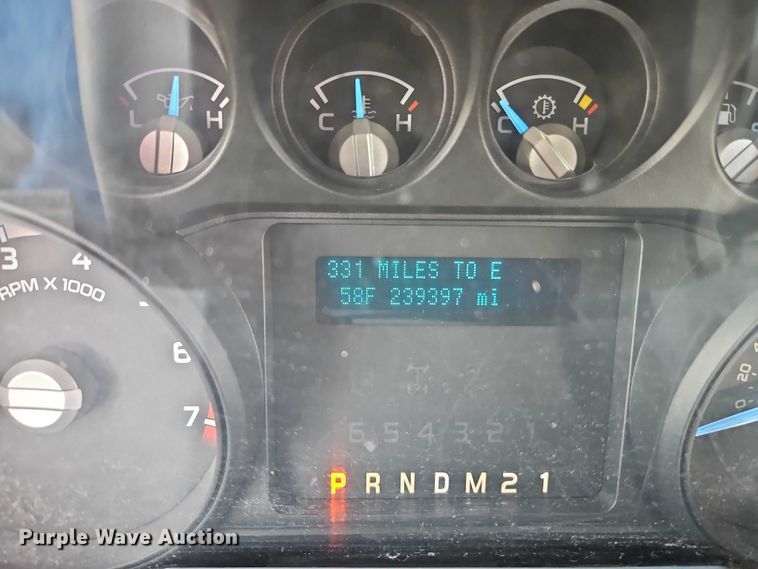 image for item DZ4306 2011 Ford F250 Super Duty utility bed pickup truck