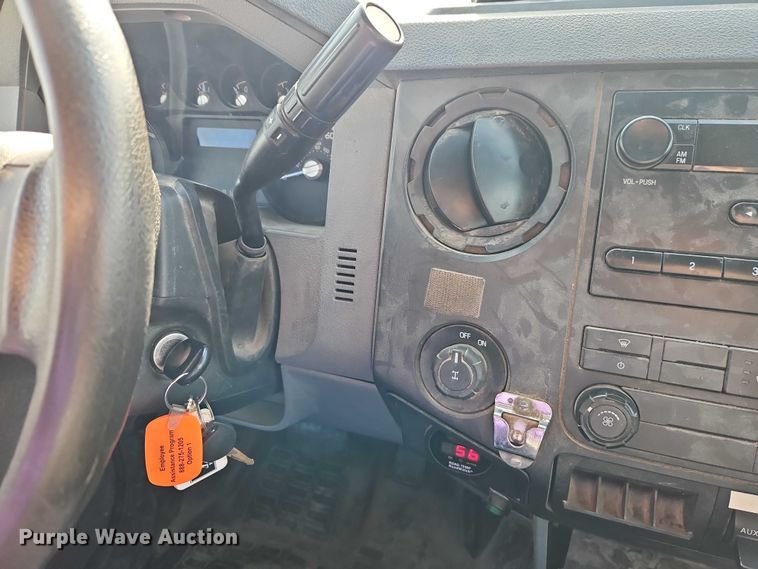 image for item DZ4306 2011 Ford F250 Super Duty utility bed pickup truck