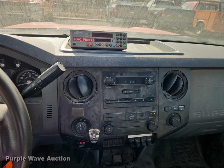 image for item DZ4306 2011 Ford F250 Super Duty utility bed pickup truck