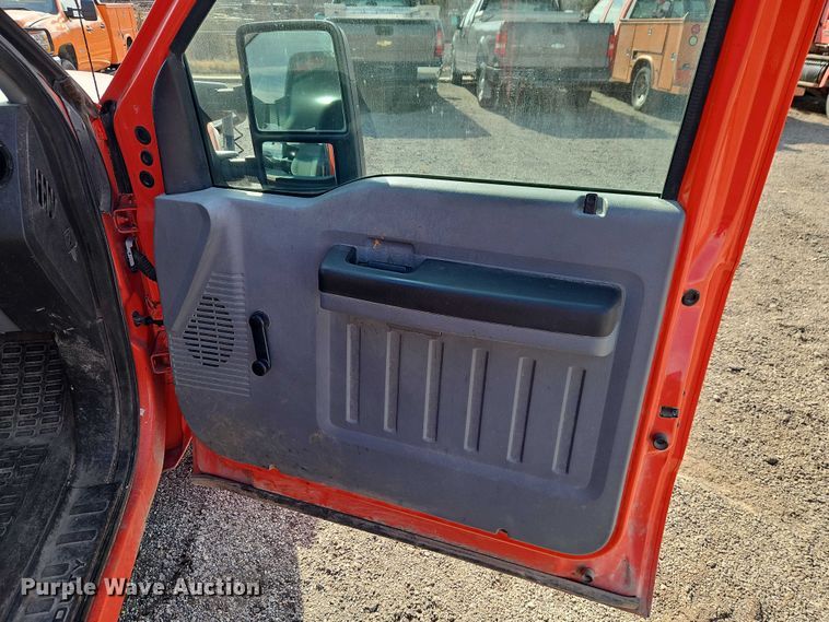 image for item DZ4306 2011 Ford F250 Super Duty utility bed pickup truck