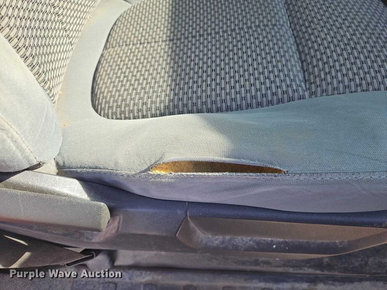 image for item DZ4306 2011 Ford F250 Super Duty utility bed pickup truck