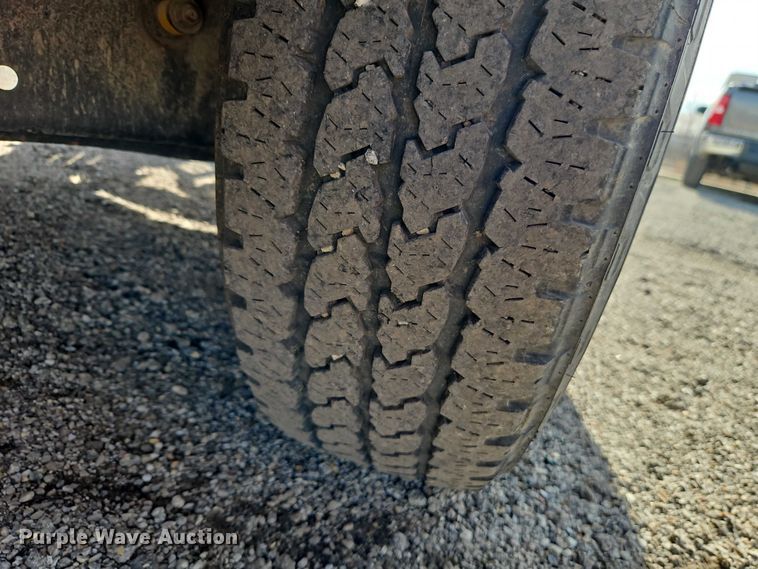 image for item DZ4306 2011 Ford F250 Super Duty utility bed pickup truck