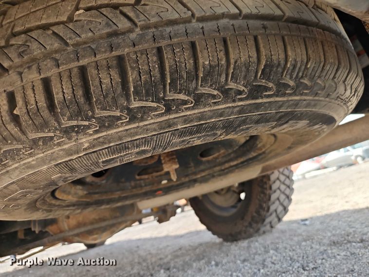 image for item DZ4306 2011 Ford F250 Super Duty utility bed pickup truck