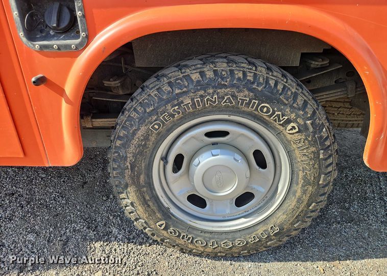 image for item DZ4306 2011 Ford F250 Super Duty utility bed pickup truck