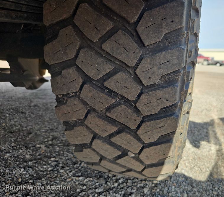 image for item DZ4306 2011 Ford F250 Super Duty utility bed pickup truck