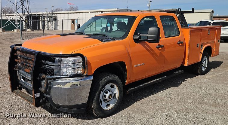 image for item DZ4307 2012 Chevrolet Silverado 2500HD Crew Cab utility bed pickup truck