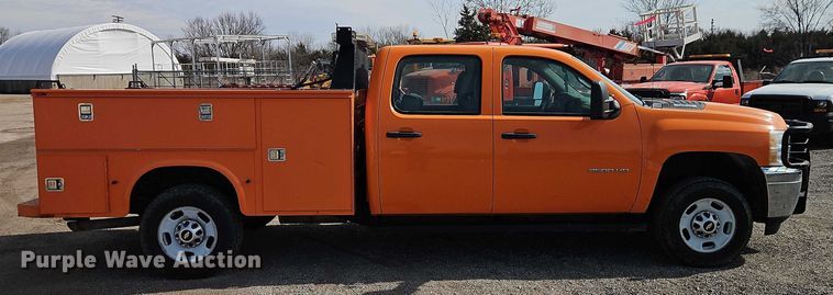 image for item DZ4307 2012 Chevrolet Silverado 2500HD Crew Cab utility bed pickup truck