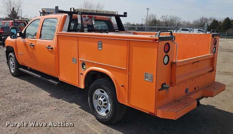 image for item DZ4307 2012 Chevrolet Silverado 2500HD Crew Cab utility bed pickup truck