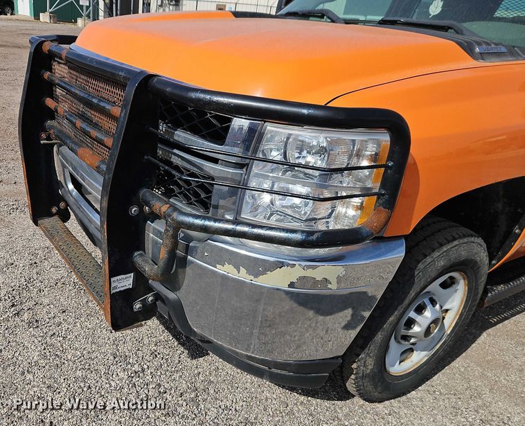 image for item DZ4307 2012 Chevrolet Silverado 2500HD Crew Cab utility bed pickup truck