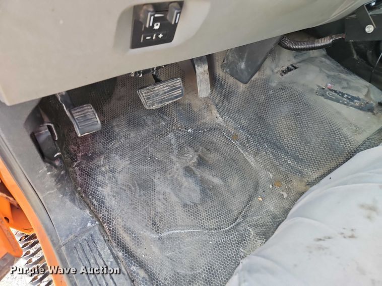 image for item DZ4307 2012 Chevrolet Silverado 2500HD Crew Cab utility bed pickup truck