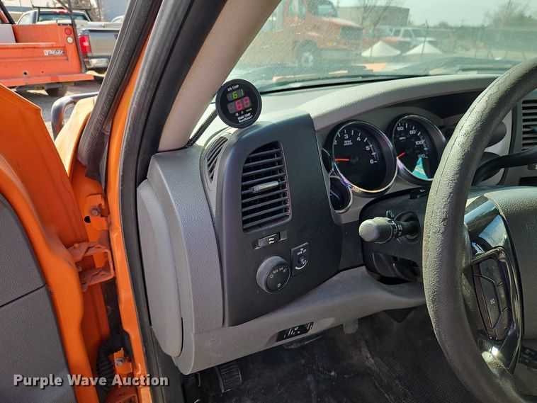 image for item DZ4307 2012 Chevrolet Silverado 2500HD Crew Cab utility bed pickup truck