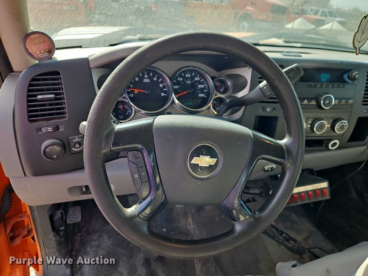 image for item DZ4307 2012 Chevrolet Silverado 2500HD Crew Cab utility bed pickup truck