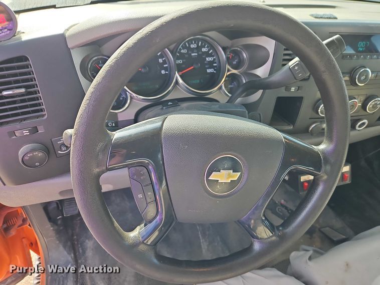 image for item DZ4307 2012 Chevrolet Silverado 2500HD Crew Cab utility bed pickup truck