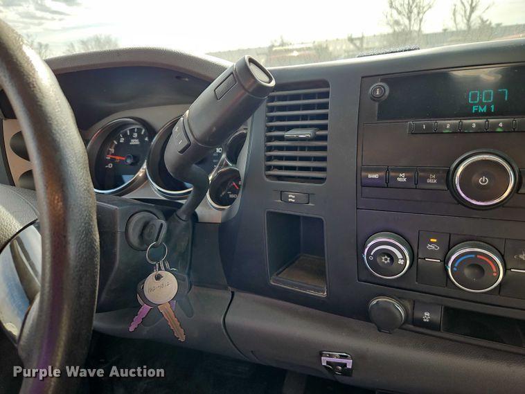 image for item DZ4307 2012 Chevrolet Silverado 2500HD Crew Cab utility bed pickup truck