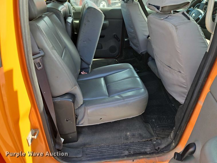 image for item DZ4307 2012 Chevrolet Silverado 2500HD Crew Cab utility bed pickup truck