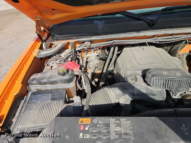 image for item DZ4307 2012 Chevrolet Silverado 2500HD Crew Cab utility bed pickup truck