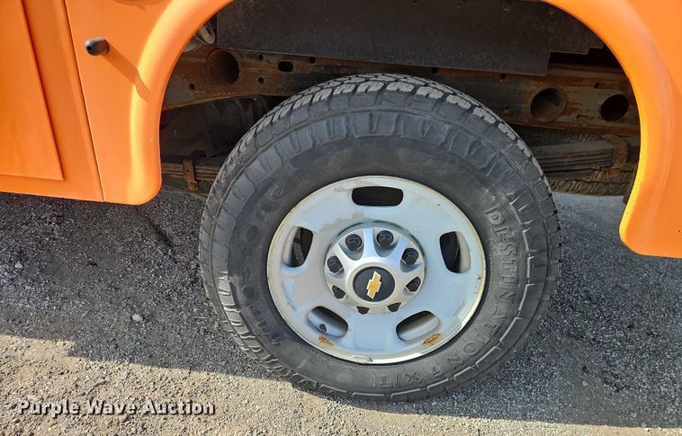 image for item DZ4307 2012 Chevrolet Silverado 2500HD Crew Cab utility bed pickup truck