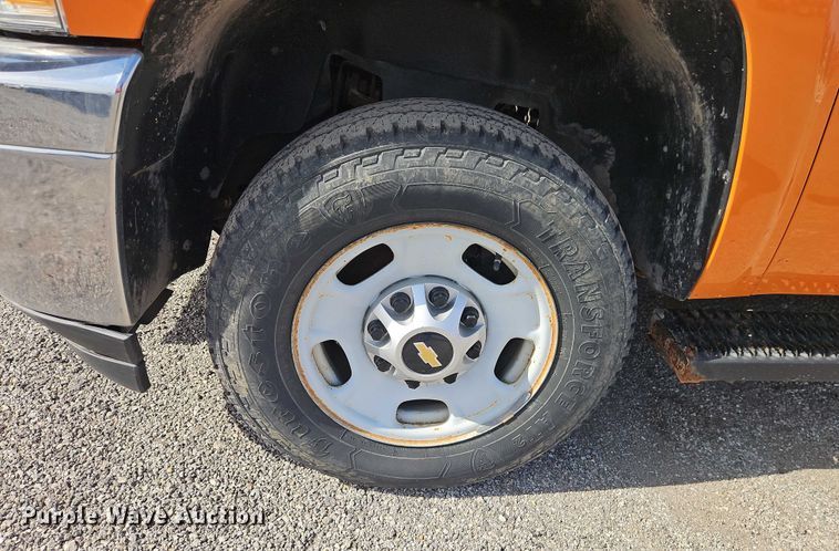 image for item DZ4307 2012 Chevrolet Silverado 2500HD Crew Cab utility bed pickup truck