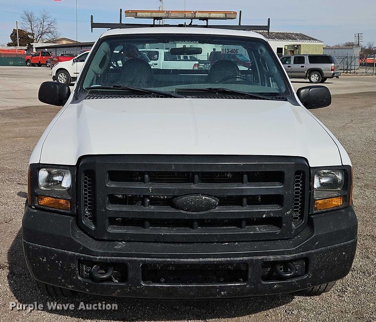 image for item DZ4308 2007 Ford F250 Super Duty utility bed pickup truck