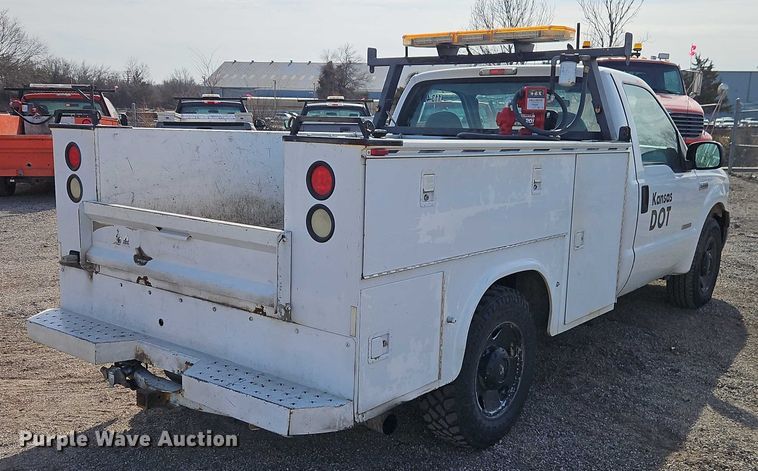 image for item DZ4308 2007 Ford F250 Super Duty utility bed pickup truck